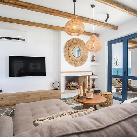 Vakantiehuis Mare Mio, Beachfront, Newly Rennovated