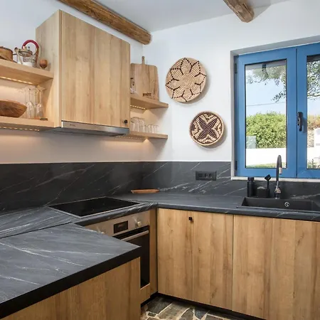 Mare Mio, Beachfront, Newly Rennovated Vakantiehuis Lachaniá