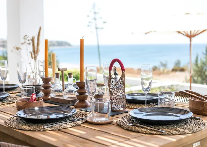 Mare Mio, Beachfront, Newly Rennovated * 라카니아