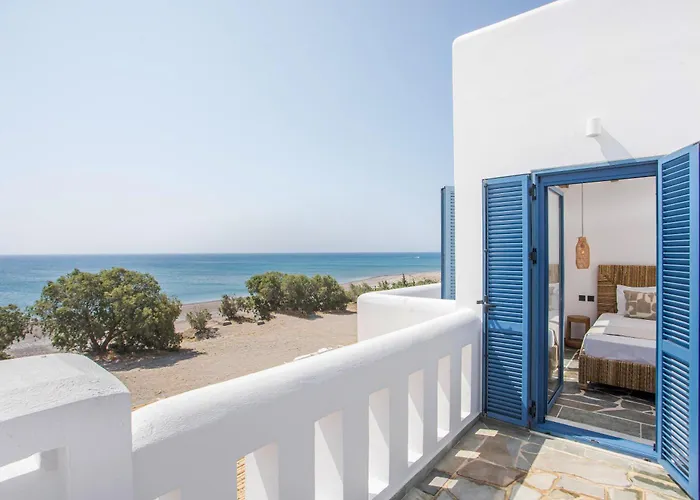 Mare Mio, Beachfront, Newly Rennovated لاخنيا