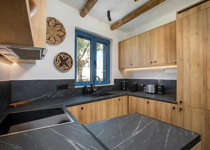 Mare Mio, Beachfront, Newly Rennovated * Lahaniá