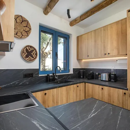 Mare Mio, Beachfront, Newly Rennovated * Лакания