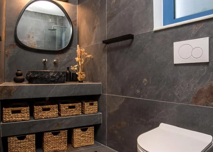 Mare Mio, Beachfront, Newly Rennovated *