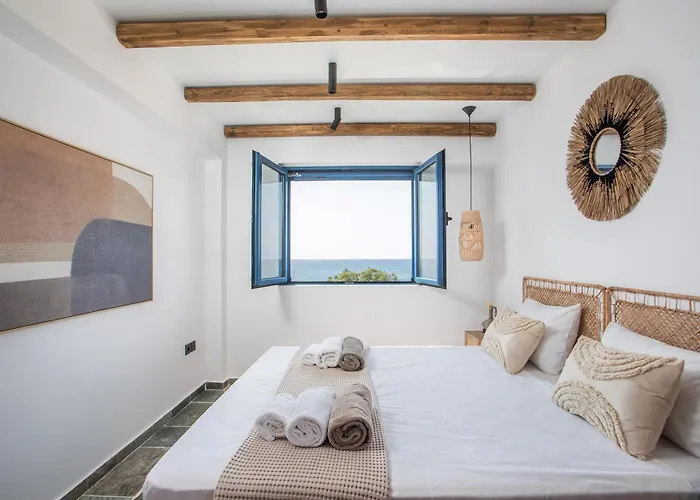 Mare Mio, Beachfront, Newly Rennovated * لاخنيا